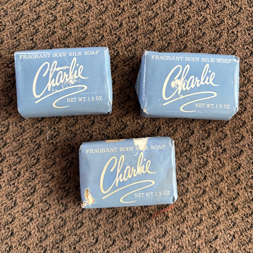 Charlie Fragrant Body Silk Soap 1.5 oz Vintage Revlon USA Lot Bundle of 3 NWOT